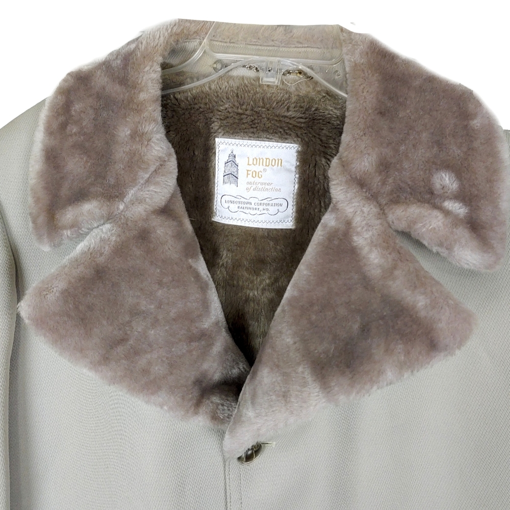 *SOLD*London Fog Prisyine Vtg Mens 42L Faux Fur Collar Beige Over Coat - Picture 6 of 14